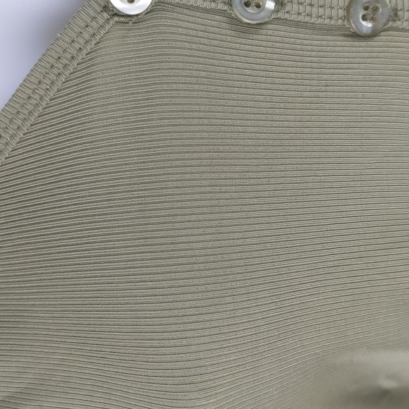 Valleygirl Top Size Med Khaki Green Short Sleeve Crop Ribbed Button Tie-up NEW - Picture 6 of 14